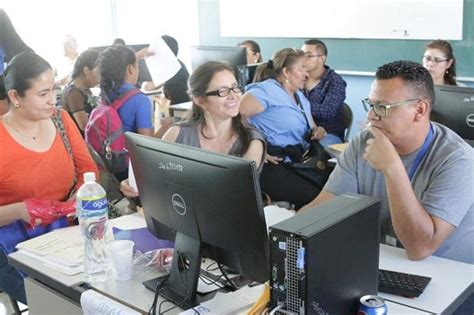 Educación Más de 18 mil maestros inscritos concursarán por más de 5