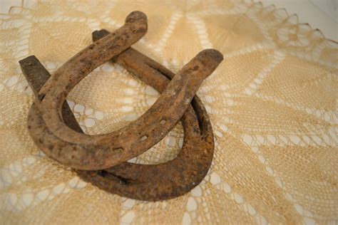 Rusty Horseshoes Vintage Horseshoes Pair Of Horseshoes Etsy Uk