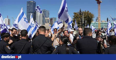 Protestos Em Israel Mobilizam Dezenas De Milhares De Pessoas