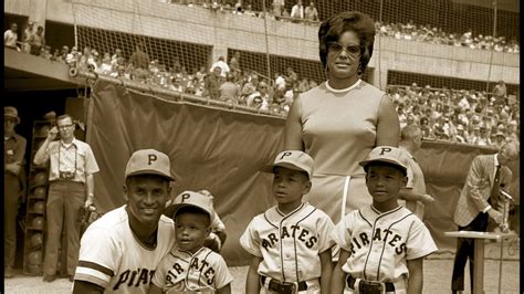 Roberto Clemente Children: Meet Roberto Clemente Jr., Luis Roberto Clemente, Roberto Enrique ...