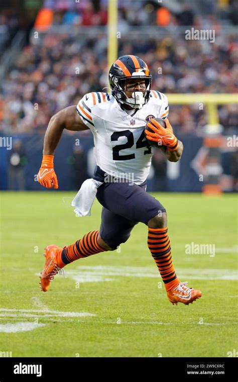 Chicago Bears Running Back Khalil Herbert 24 Runs To Score A