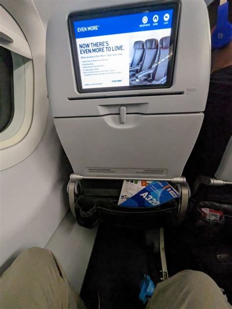 AA status win: Complimentary extra legroom seating on JetBlue