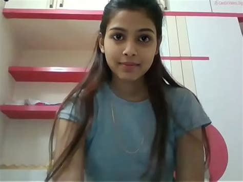 Indische Amateur Mädchen zeigen ihrem Freund ihre dicken indischen Brüste XVIDEOS