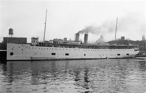 S S Eastland Capsized At Her Dock In Chicago 24th July 1915 R