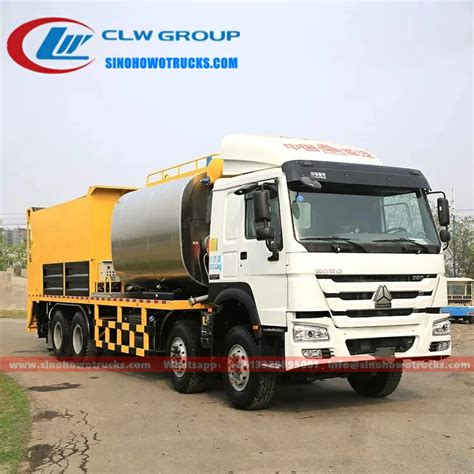 Sinotruk Howo M Asphalt Spreader And Distributor Truck Tanzania