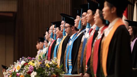 Wisuda Periode I Tahun Akademik 20192020 963 Wisudawan Siap Hadapi