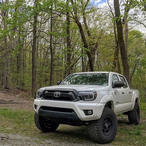 2nd Generation Toyota Tacoma Super White Black Grill And LED