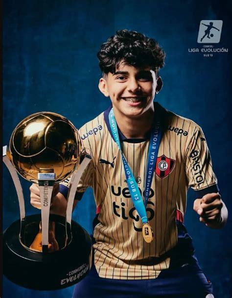 Joven promesa del fútbol: Lucas Resquín Soto, campeón Sub 13 con Cerro