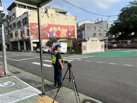 禮讓行人精緻執法 大湖警守護行人安全