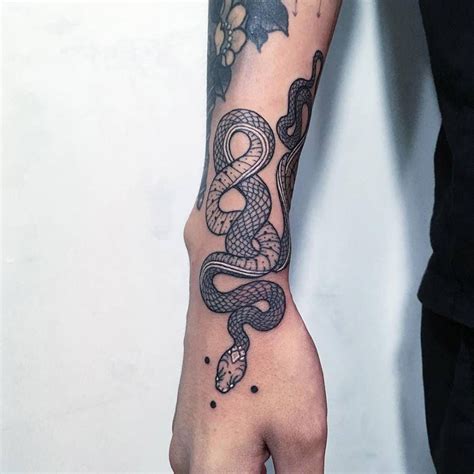 Algumas Dicas E Ideias De Tatuagem De Cobra E Seus Significados