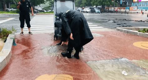 暴雨中，巩义街头这一幕幕积水