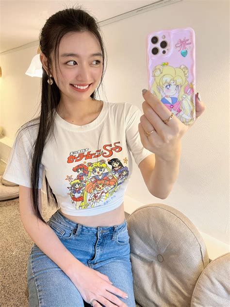 Hot Girl D Ng M U B Thi Hoa H U Xu Ng Ph Khoe V C D Ng