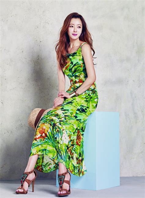 Kim Hee Sun Feet