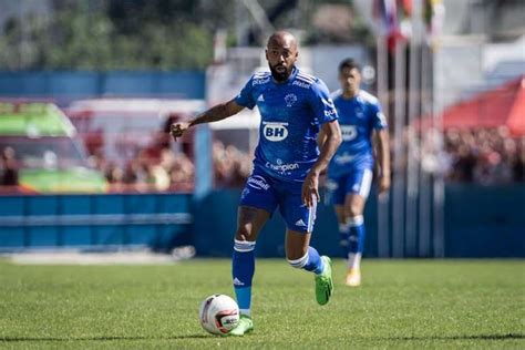 Emprestado Pelo Botafogo Chay Deve Deixar O Cruzeiro Ao Fim Da Temporada