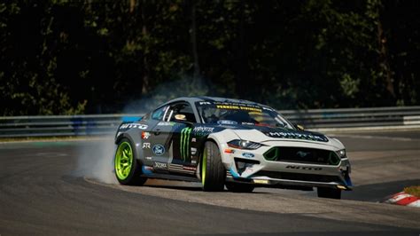 Watch High Powered 900 Horsepower Mustang Rtr Become First Car Ever To