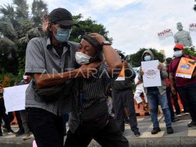 AKSI SOLIDARITAS JURNALIS SURABAYA ANTARA Foto