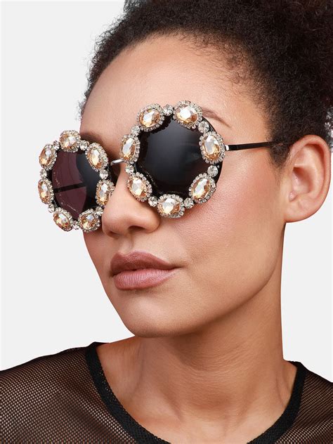 Radiant Frames Glam Up Your Eyes