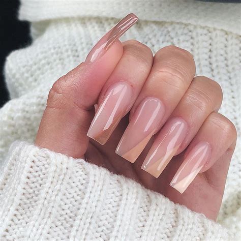 Heres Everything You Need To Know About The Dip Powder Nail Trend