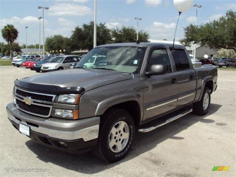 2006 Graystone Metallic Chevrolet Silverado 1500 Z71 Crew Cab 4x4 33329419 Photo 6 Gtcarlot