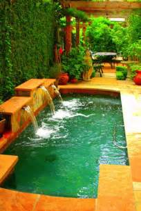 25+ Fabulous Small Backyard Designs with Swimming Pool