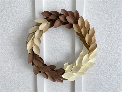 Paper Wreaths Diy Free Leaf Template Printable And Svg