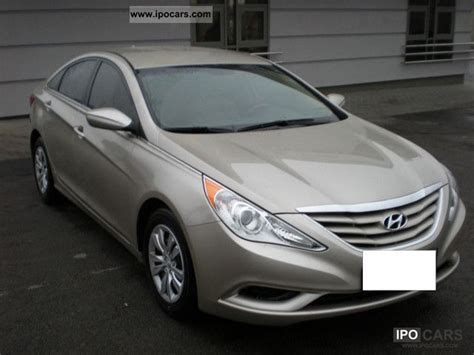 2010 Hyundai Sonata - Car Photo and Specs