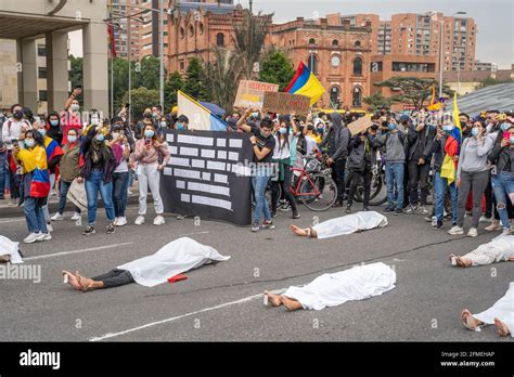 Bogot Colombia De Mayo De Manifestaci N Contra Las Reformas