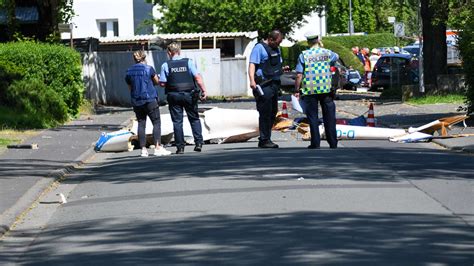 Hessen Pilot Stirbt Bei Segelflugzeug Absturz In Wohngebiet