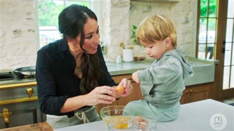 Joanna Gaines 2 Year Old Son Crew Helps Her In The Kitchen Country