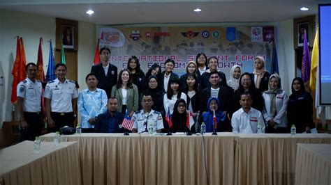 Unibos Selenggarakan International Students Forum Hadirkan