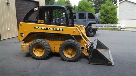 John Deere 240 Skid Steer