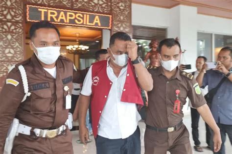 Jadi Tersangka Kasus Mafia Tanah Kas Desa Kades Candibinangun Ditahan