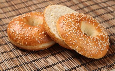 Булочка бутербродная с кунжутом — Каталог — Paneteria