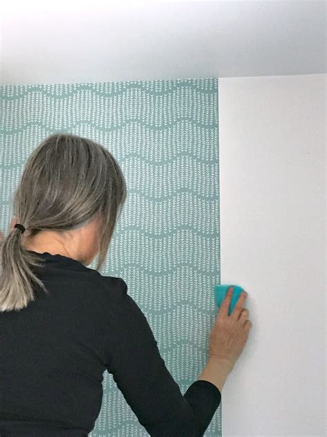 Diy Wallpapering For The First Time Tips And Tricks Wallpaper Tips