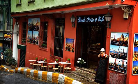 Galata Nın Manzaralı Güzeli Konak Cafe