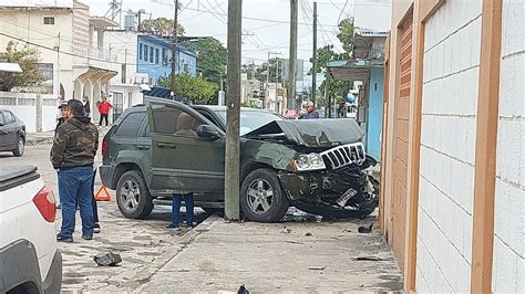 El Choque De Dos Camionetas Deja Tres Lesionados Municipios