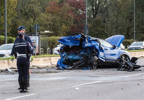 Gorizia Drammatico Incidente A Monfalcone Scontro Tra Due Auto Un