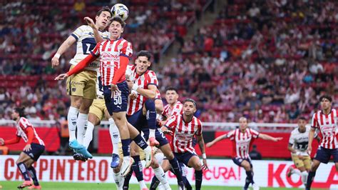 Chivas and Pumas battle to a lackluster scoreless draw