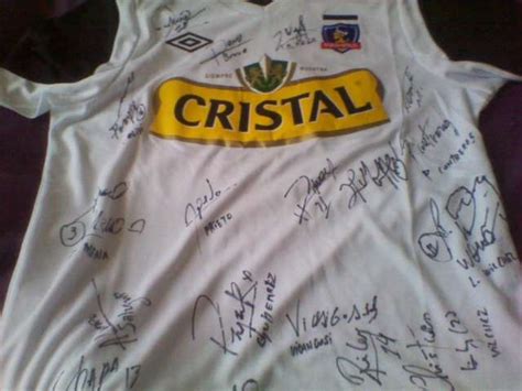 Camiseta autografiada colo colo a rematar a beneficio en Región