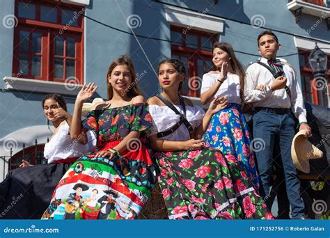 Desfile Del Día De La Revolución Mexicana Foto editorial Imagen de