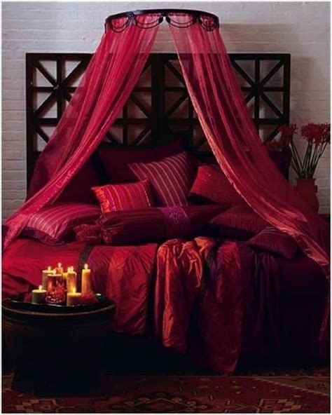 50 Magnificient Red Bedroom Decorating Ideas For You