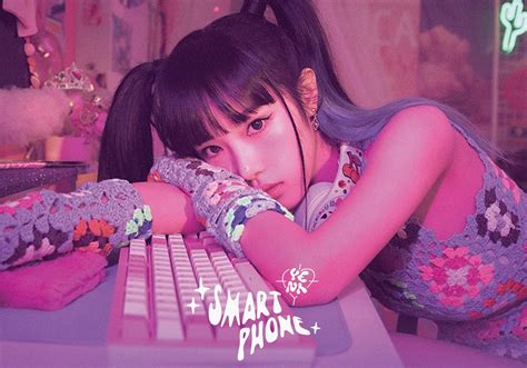 Former Iz One Choi Yena Becomes Th Female K Pop Soloist To Achieve