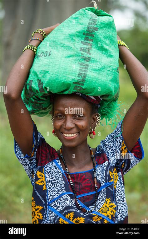 Fula Woman Gambia Hi Res Stock Photography And Images Alamy