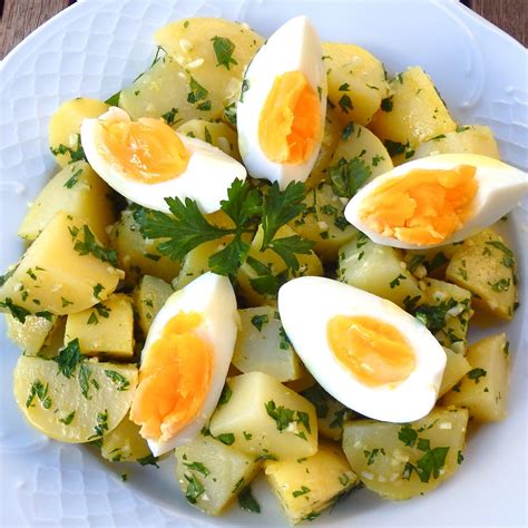 Les Receptes Que M Agraden Ensalada De Patata Con Huevos Ajo Y Perejil