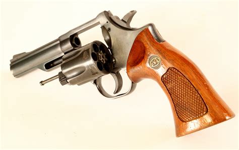 Dan Wesson .357 Magnum CTG Revolver with Leather Holster | EBTH