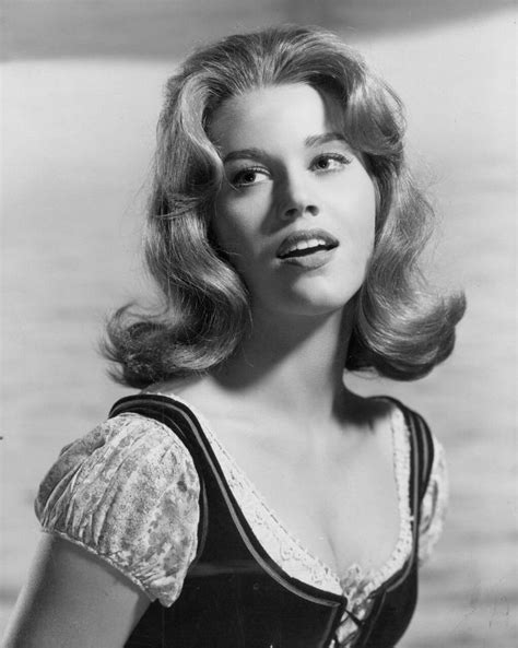30 Beautiful Black and White Portraits of a Very Young Jane Fonda From