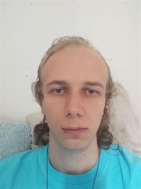 I'm losing my hair so much, what do you think ? I made myself with bald