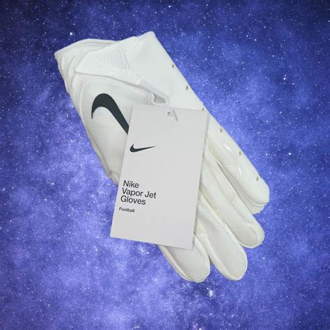 Nike Men's White Gloves | Depop