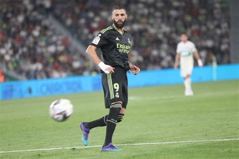 Karim Benzema Real Madrid Souffre D Une Fatigue Musculaire Au