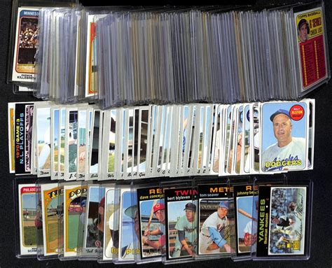 Lot Detail Lot Of Approximately Topps Baseball Cards